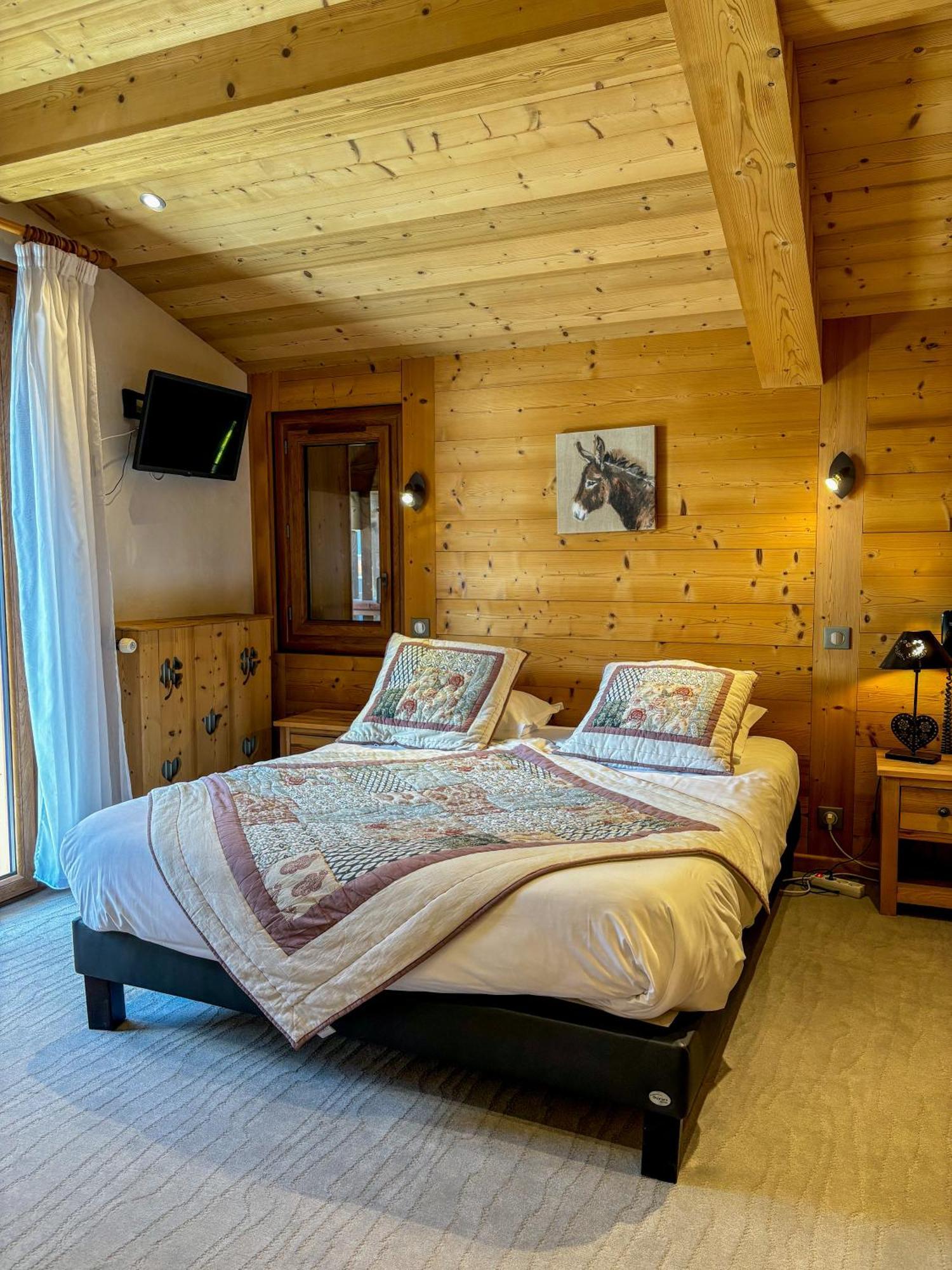 Igloo Hotel 3*